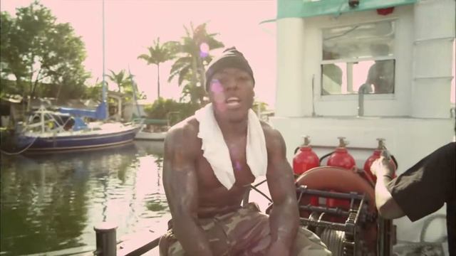Bugatti (Official Music Video) (Explicit) ft. Future, Rick Ross смотреть онлайн