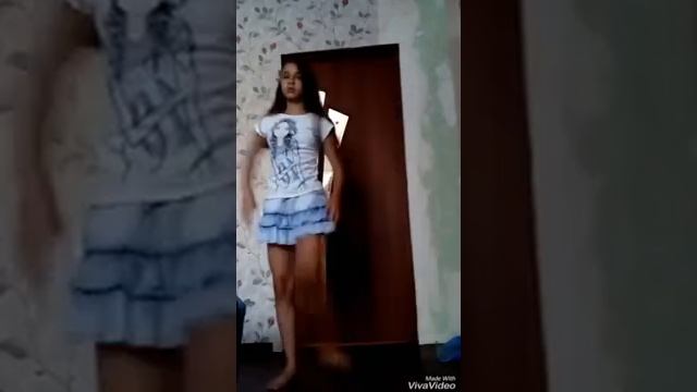 Танец под песню не в адеквате смотреть онлайн