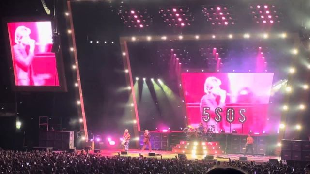 Blender, 5SOS - London O2, 5 October 2023 смотреть онлайн