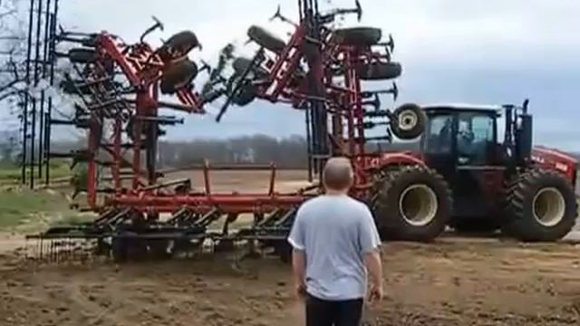 Культиватор С600 c трактором Buhler Versatile 500 смотреть онлайн