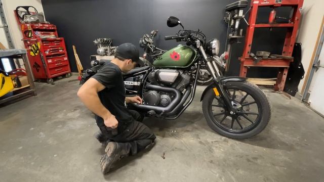 YAMAHA Bolt Vance and Hines SLASHER full exhaust system install / MAX’S MOTO SHOP смотреть онлайн