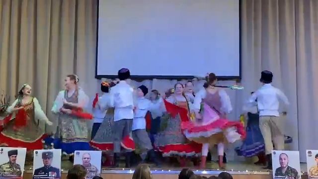 Праздничный хоровод "Красно солнышко" ансамбль "Уральская вечора"-2024 смотреть онлайн