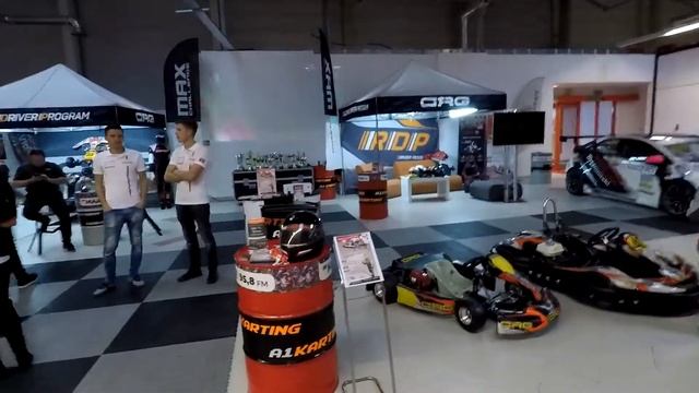 Warsaw Motor Show. Тест драйв Tesla S. Спорткары. смотреть онлайн