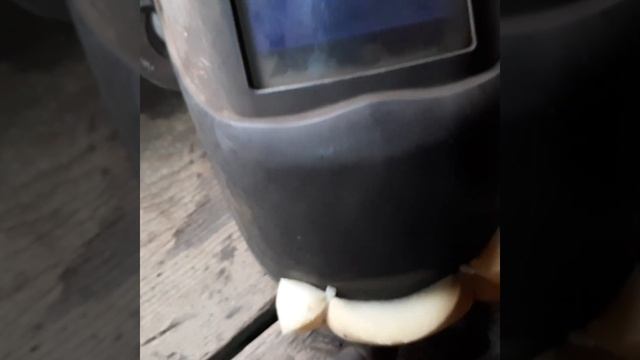 Сварочная маска бьёт по груди?смотри что нужно сделать! смотреть онлайн