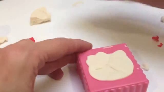 Hello Kitty Play Set Лепим Хэлоу Кити из пластелина смотреть онлайн