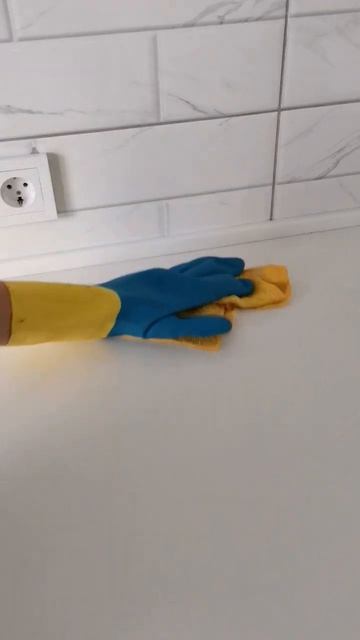 Как ухаживать за белой столешницей #уборканакухне #быт #белаякухня #cleaning #бардак Уборка с Unicu