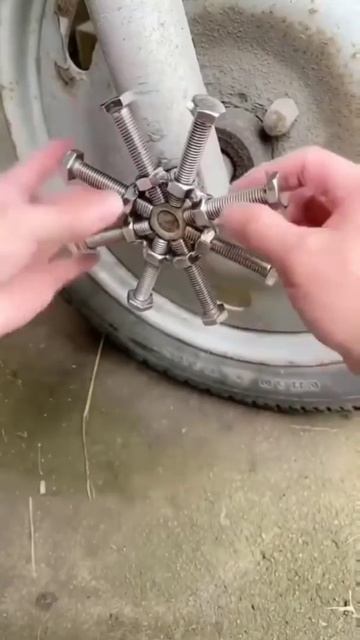 Universal Wrench Made of 8 Nuts and Bolts смотреть онлайн