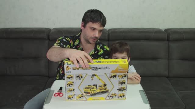 Детский Конструктор трансформер 12 в 1 Подъемный кран 571 деталь Panlos brick смотреть онлайн