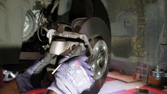 Mini cooper sd all4 (f60)front brake pads and disc ( plaquettes de frein avant et de disque) смотреть онлайн