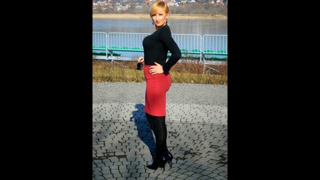 Ladies over 40 in Tights, Mini Skirts & High Heels смотреть онлайн