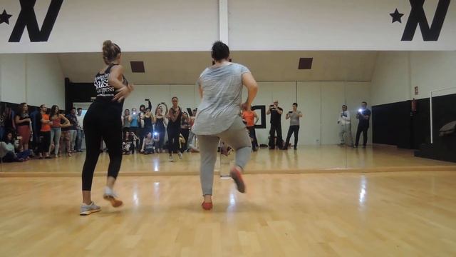 Bersy & Noelia - Salsa (Footwork and really cool turn) смотреть онлайн