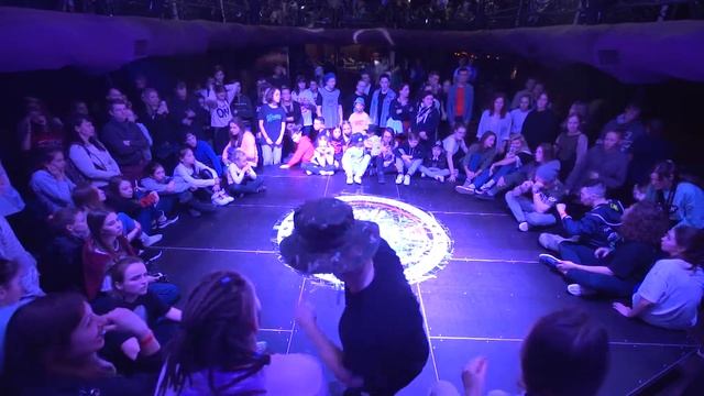Selections HIP HOP [UOC2018] смотреть онлайн