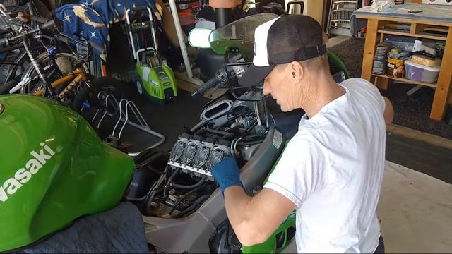 Diagnosis And Tune Up On 1995 Kawasaki Zx9r (part 1) смотреть онлайн