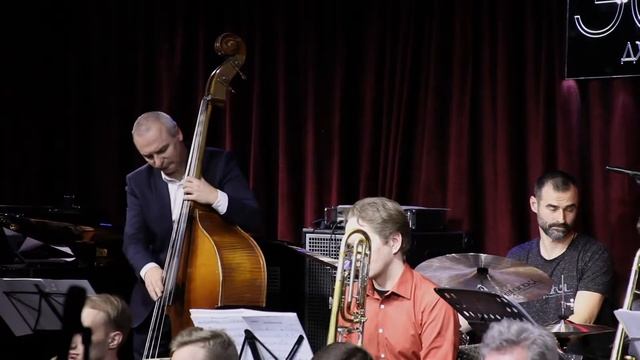 Valeriy Ponomarev & The Moscow Jazz Messengers Big Band live at Esse Jazz Club (part3_ смотреть онлайн