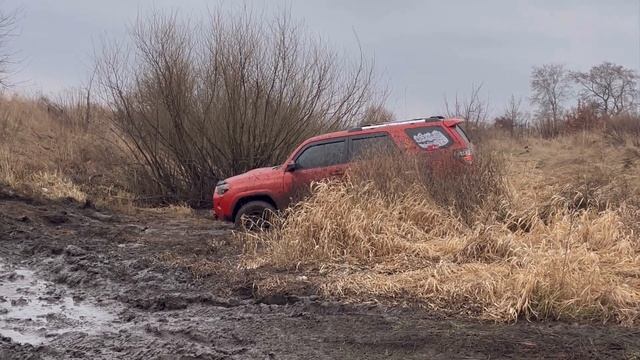 Jeep покатушки Kyiv | Grand vs. 4Runner | Чи впливає тиск у шинах на бездорі смотреть онлайн