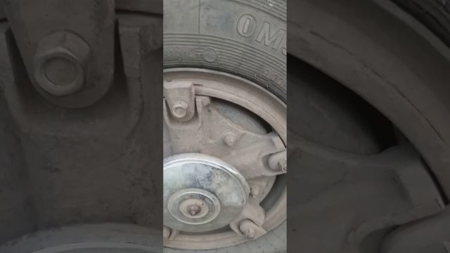 Как снять колесо на КамАЗ 55102 смотреть онлайн