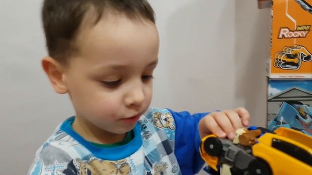Распаковка ТОБОТА Тритана / Трансформация Тоботов X - Y - Z / Интеграция Tobot смотреть онлайн