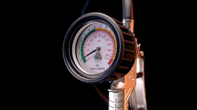 Подкачка шин пневматическая Licota PAP-D031-25 с манометром 64 мм смотреть онлайн