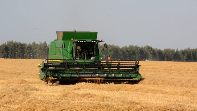 Уборка пшеницы комбайнами CLAAS TUCANO 580, CLAAS MEGA 370 и JOHN DEERE W650 смотреть онлайн