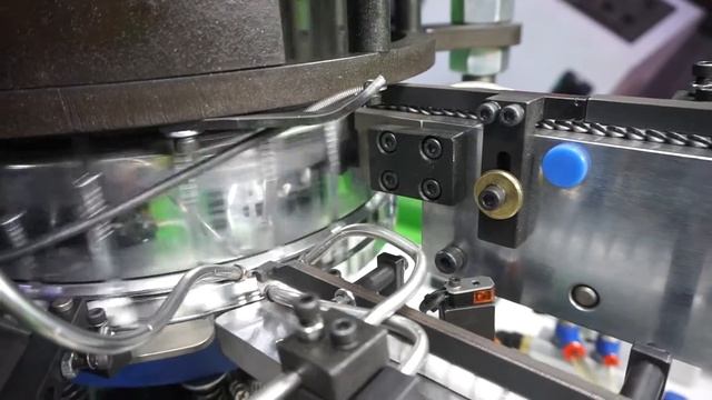 MODEL:ZYJN Cable clip + screw assembly machine SC 8-12 смотреть онлайн