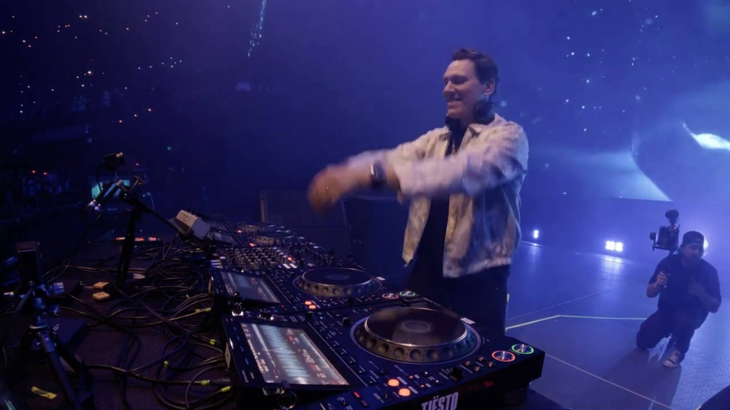 Tiësto Live In Bogota, Colombia 2025 (Hour 1) смотреть онлайн