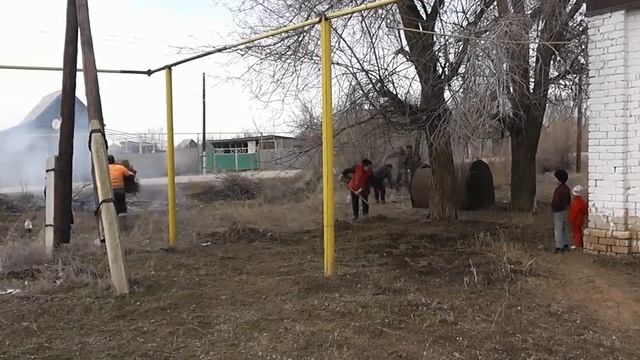 Субботник на улице Южная посёлка Приморск "Чистые улицы - уютный посёлок" смотреть онлайн