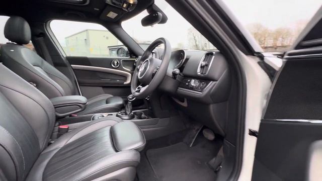 MINI Countryman 1.5 10kWh Cooper SE Exclusive Auto ALL4 Euro 6 (s/s) 5dr смотреть онлайн