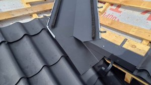 Как вывести нижнюю ендову на скат , металлочерепица