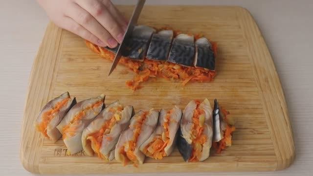 Запеченная Скумбрия с овощами в духовке_ невероятно Нежная и Сочная! Так скумбрию вы не готовили! смотреть онлайн