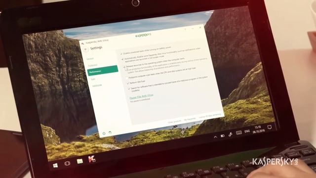 Kaspersky Anti Virus 2017 Middle East смотреть онлайн