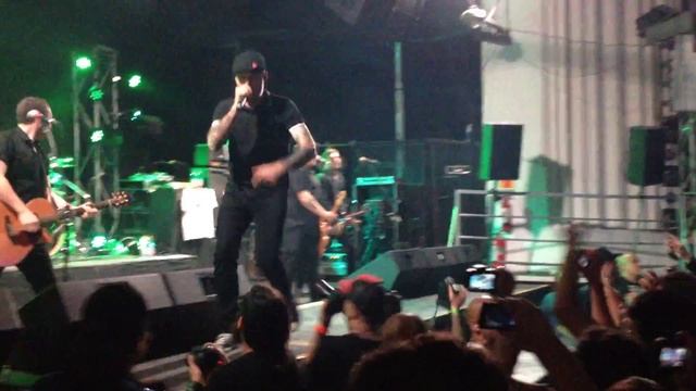 Dropkick Murphys - The Boys Are Back (En Chile) смотреть онлайн