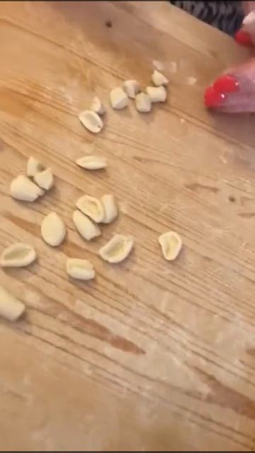 Orecchiette e cavatelli alla Pugliese della nonna (2) смотреть онлайн