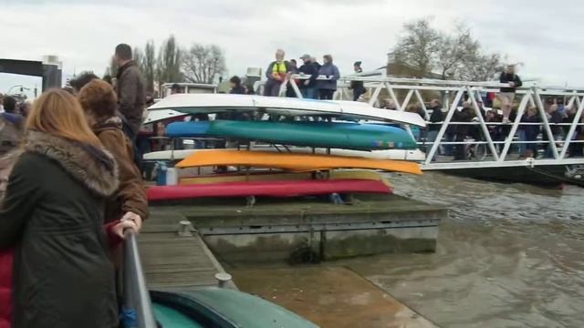 Boatrace Oxford v. Cambridge 2012 Stopped by Swimmer! смотреть онлайн