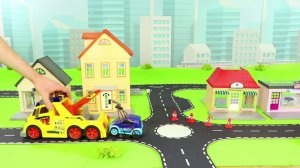 Мусоровозы забирают отходы