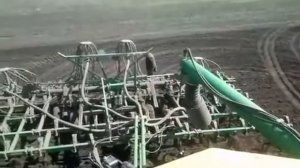Трактор К700 с посевным комплексом John deere 730
