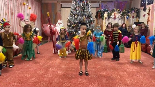 Танец с помпонами 