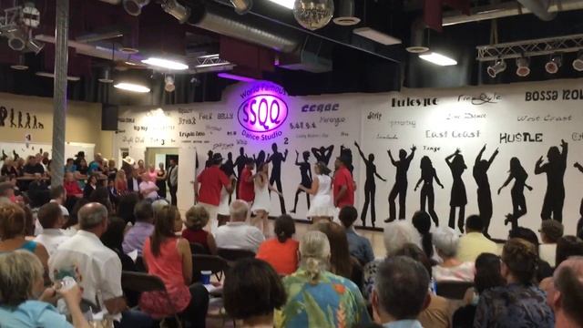 SALSA GRANDE: "Paparrin" - Rueda Students' Demo at SSQQ Showcase in Houston, TX (8/20/16) смотреть онлайн