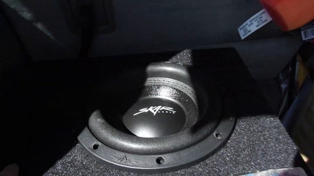 Skar Audio SVR-8 D2 8" 800 Watt on Taramps Bass 400 смотреть онлайн