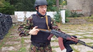 Работа с оружием в кадре . Как пользоваться Автоматом Калашникова АКМ АКС АКМС