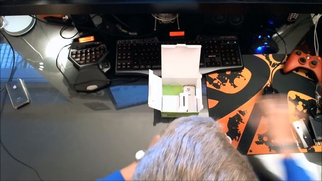 Unboxing: SonyEricsson xPeria x8 смотреть онлайн