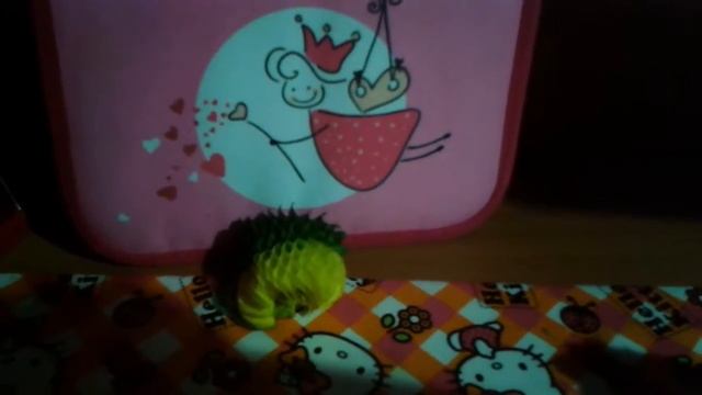 На десерт (поет ананас)