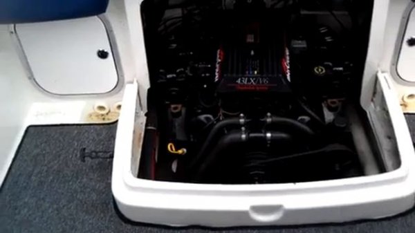 Bayliner 2252 Express Hardtop V6, Video 2