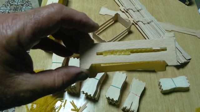 СОТОВЫЙ МЁД . Как делать сотовые рамочки.