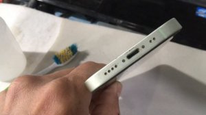 Плохо слышно или как почистить динамик и микрофон на смартфоне!