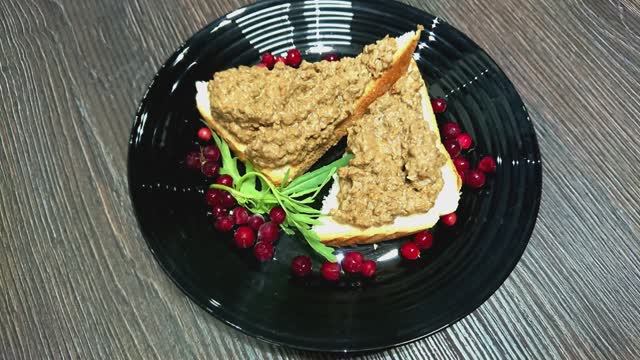 Паштет из куриной печени — просто и вкусно! 🍗✨ смотреть онлайн