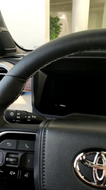 there is also a tractor in Africa, the Toyota Sequoia 6 AT tractor смотреть онлайн