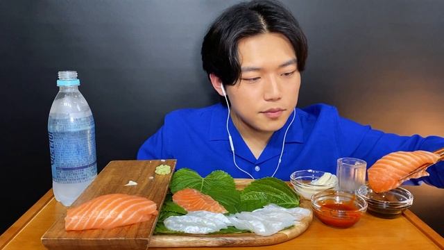 연어! 광어!! &대왕연어초밥까지 오랜만에 협찬ㅎㅎ (feat.푸디콕) ASMR먹방ㅣASMR MUCKBANGㅣSEAFOODㅣREAL SOUND EATING SHOWㅣ смотреть онлайн