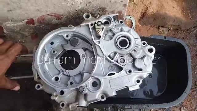 Bike engine chamber cleaning genuine trick#Bike engine chamber cleaning kaise kare #engine cleaning смотреть онлайн
