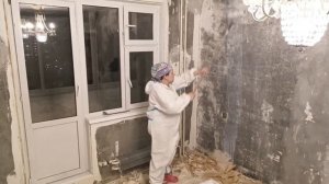 Как снимать обои , грунтовать стены