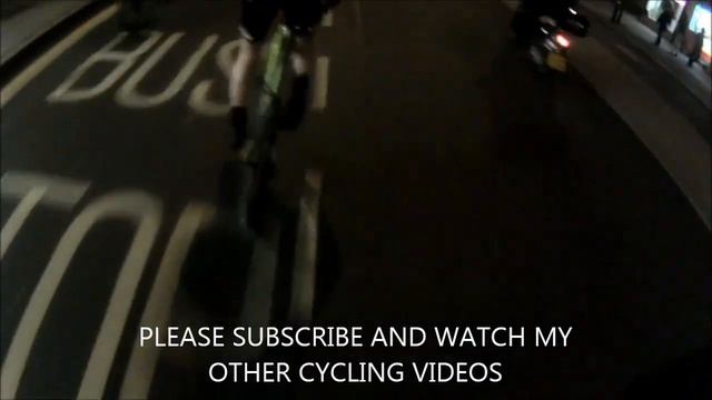 Number plate: 'F7 RAY' - SUV driver shows complete disregard for cyclist смотреть онлайн